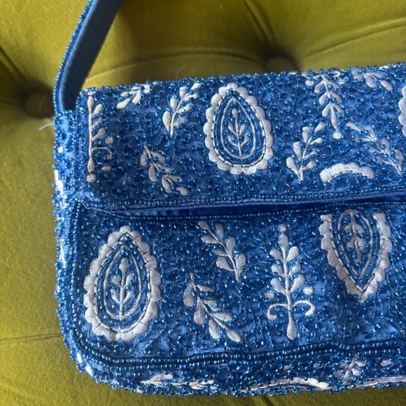 💙Beaded Handbag - Picture 2 of 8